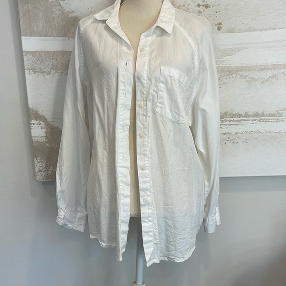 Universal Thread White Collared Button Down - Picture 1 of 4